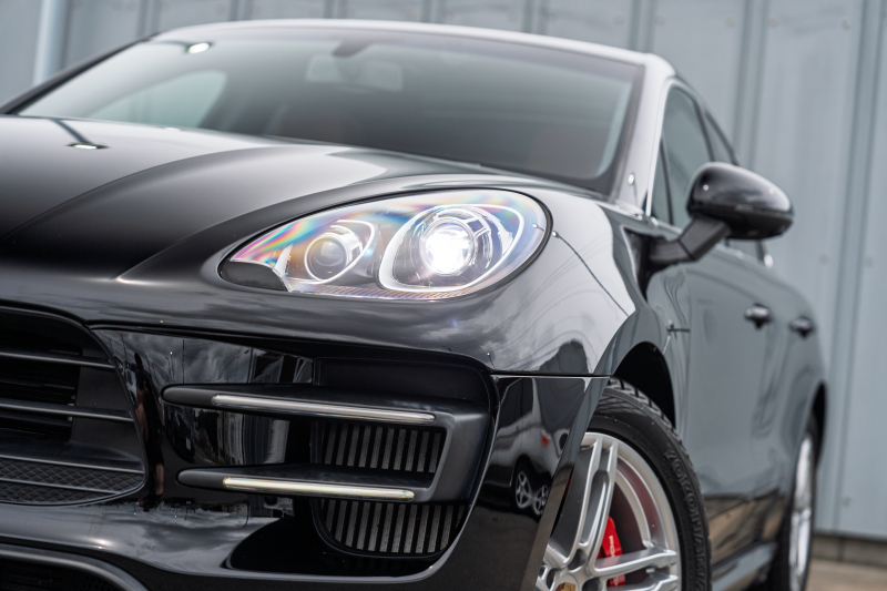 ポルシェ マカン ﾀｰﾎﾞ ｽﾎﾟｰﾂｸﾛﾉPKG　 ｶﾞｰﾈｯﾄﾚｯﾄﾞﾚｻﾞｰｼｰﾄ ﾊﾟﾉﾗﾏSR ｸﾗﾘｵﾝﾅﾋﾞ ﾌﾙｾｸﾞTV ﾊﾟﾄﾞﾙ PASM PDLS BOSE ﾏｶﾝﾀｰﾎﾞ19AW ｴｱﾛ ﾀﾞｳﾝｻｽ　2年保証