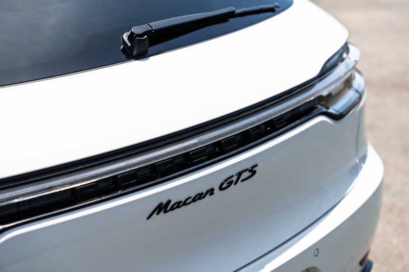 ポルシェ マカン GTS ｽﾎﾟｰﾂｸﾛﾉPKG　ﾌﾞﾗｯｸﾊｰﾌﾚｻﾞｰｼｰﾄ 10.9ｲﾝﾁPCM AppleCarPlay ｱﾗｳﾝﾄﾞﾋﾞｭｰ ｽﾎﾟｴｸﾞ ﾚｰﾝﾃﾞｨﾊﾟｰﾁｬｰﾜｰﾆﾝｸﾞ PASM PDLS ACC RSｽﾊﾟｲﾀﾞｰ20AW　2年保証