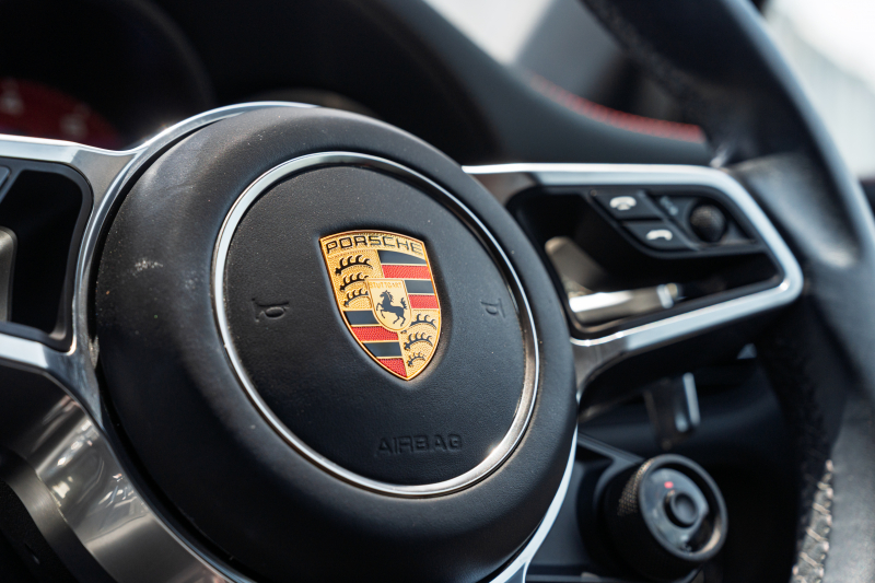 ポルシェ マカン GTS ｽﾎﾟｰﾂｸﾛﾉPKG　ﾌﾞﾗｯｸﾊｰﾌﾚｻﾞｰｼｰﾄ 10.9ｲﾝﾁPCM AppleCarPlay ｱﾗｳﾝﾄﾞﾋﾞｭｰ ｽﾎﾟｴｸﾞ ﾚｰﾝﾃﾞｨﾊﾟｰﾁｬｰﾜｰﾆﾝｸﾞ PASM PDLS ACC RSｽﾊﾟｲﾀﾞｰ20AW　2年保証