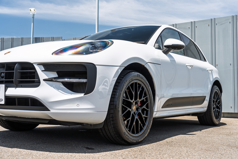 ポルシェ マカン GTS ｽﾎﾟｰﾂｸﾛﾉPKG　ﾌﾞﾗｯｸﾊｰﾌﾚｻﾞｰｼｰﾄ 10.9ｲﾝﾁPCM AppleCarPlay ｱﾗｳﾝﾄﾞﾋﾞｭｰ ｽﾎﾟｴｸﾞ ﾚｰﾝﾃﾞｨﾊﾟｰﾁｬｰﾜｰﾆﾝｸﾞ PASM PDLS ACC RSｽﾊﾟｲﾀﾞｰ20AW　2年保証