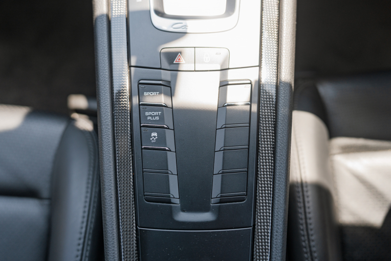 ポルシェ 911(Type991.1) ｶﾚﾗ4 ｽﾎﾟｰﾂｸﾛﾉPKG　MY13 ﾌﾞﾗｯｸﾚｻﾞｰｽﾎﾟｰﾂｼｰﾄﾌﾟﾗｽ ﾅﾋﾞTV ｽﾎﾟｰﾂﾃﾞｻﾞｲﾝPKG ｽﾎﾟｰﾂﾃﾞｻﾞｲﾝｽﾃｱ ｴﾝﾄﾘｰD ｷｾﾉﾝ ｶﾚﾗS20ｲﾝﾁAW 　2年保証