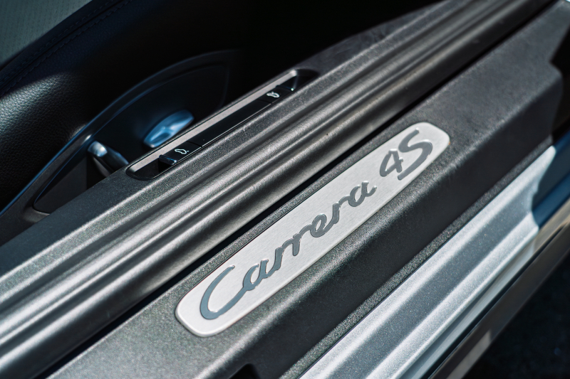 ポルシェ 911(Type991.1) ｶﾚﾗ4S ｽﾎﾟｰﾂｸﾛﾉPKG　MY16 ﾌﾞﾗｯｸﾚｻﾞｰｼｰﾄ ﾅﾋﾞTV PASM ｽﾎﾟｰﾂﾃﾞｻﾞｲﾝｽﾃｱﾘﾝｸﾞ ｴﾝﾄﾘｰﾄﾞﾗｲﾌﾞ BOSE ｵｰﾄｴｱｺﾝ 電動Dﾐﾗｰ TPM ｶﾚﾗｸﾗｼｯｸ20ｲﾝﾁAW　2年保証