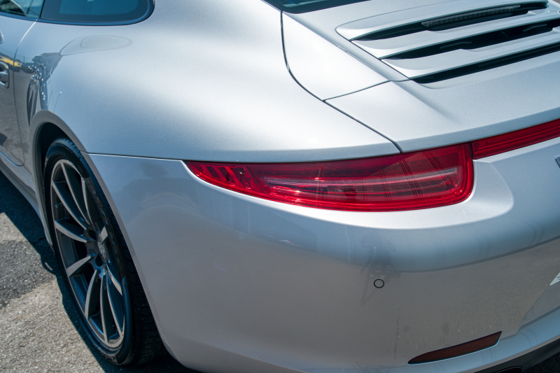 ポルシェ 911(Type991.1) ｶﾚﾗ4S ｽﾎﾟｰﾂｸﾛﾉPKG　MY16 ﾌﾞﾗｯｸﾚｻﾞｰｼｰﾄ ﾅﾋﾞTV PASM ｽﾎﾟｰﾂﾃﾞｻﾞｲﾝｽﾃｱﾘﾝｸﾞ ｴﾝﾄﾘｰﾄﾞﾗｲﾌﾞ BOSE ｵｰﾄｴｱｺﾝ 電動Dﾐﾗｰ TPM ｶﾚﾗｸﾗｼｯｸ20ｲﾝﾁAW　2年保証