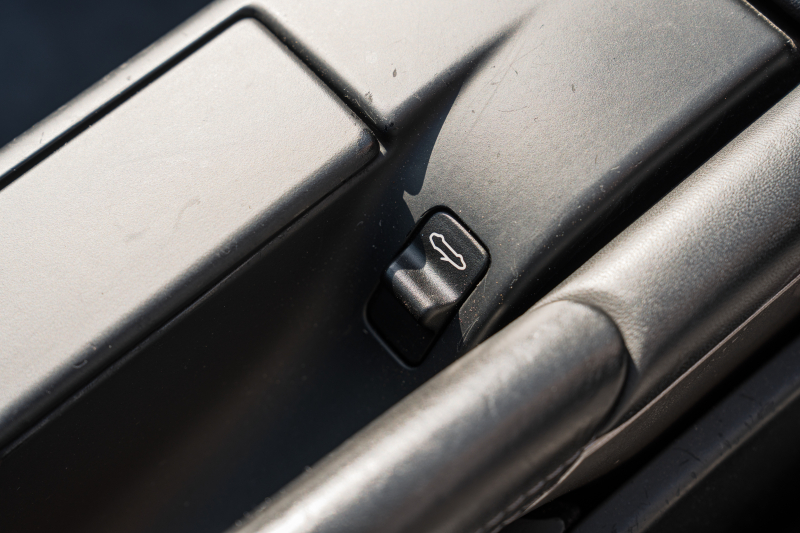 ポルシェ ボクスター(Type987) ﾍﾞｰｽｸﾞﾚｰﾄﾞ　5速ﾏﾆｭｱﾙ 左ﾊﾝﾄﾞﾙ ﾌﾞﾗｯｸﾊｰﾌﾚｻﾞｰｼｰﾄ ｼｰﾄﾋｰﾀｰ ﾌﾞﾗｯｸｿﾌﾄﾄｯﾌﾟ ｶﾛｯﾂｪﾘｱﾅﾋﾞ ﾌﾙｾｸﾞTV ｷｾﾉﾝ ﾎﾞｸｽﾀｰS18ｲﾝﾁAW　2年保証