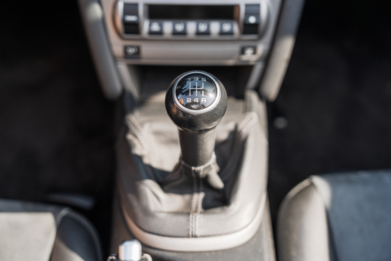 ポルシェ ボクスター(Type987) ﾍﾞｰｽｸﾞﾚｰﾄﾞ　5速ﾏﾆｭｱﾙ 左ﾊﾝﾄﾞﾙ ﾌﾞﾗｯｸﾊｰﾌﾚｻﾞｰｼｰﾄ ｼｰﾄﾋｰﾀｰ ﾌﾞﾗｯｸｿﾌﾄﾄｯﾌﾟ ｶﾛｯﾂｪﾘｱﾅﾋﾞ ﾌﾙｾｸﾞTV ｷｾﾉﾝ ﾎﾞｸｽﾀｰS18ｲﾝﾁAW　2年保証