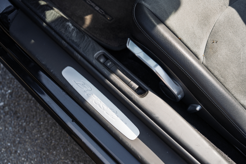 ポルシェ ボクスター(Type987) ﾍﾞｰｽｸﾞﾚｰﾄﾞ　5速ﾏﾆｭｱﾙ 左ﾊﾝﾄﾞﾙ ﾌﾞﾗｯｸﾊｰﾌﾚｻﾞｰｼｰﾄ ｼｰﾄﾋｰﾀｰ ﾌﾞﾗｯｸｿﾌﾄﾄｯﾌﾟ ｶﾛｯﾂｪﾘｱﾅﾋﾞ ﾌﾙｾｸﾞTV ｷｾﾉﾝ ﾎﾞｸｽﾀｰS18ｲﾝﾁAW　2年保証