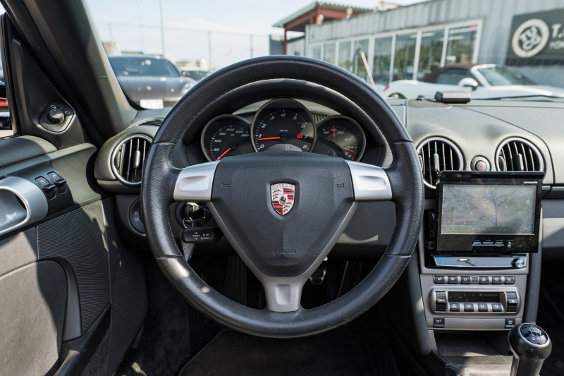 ポルシェ ボクスター(Type987) ﾍﾞｰｽｸﾞﾚｰﾄﾞ　5速ﾏﾆｭｱﾙ 左ﾊﾝﾄﾞﾙ ﾌﾞﾗｯｸﾊｰﾌﾚｻﾞｰｼｰﾄ ｼｰﾄﾋｰﾀｰ ﾌﾞﾗｯｸｿﾌﾄﾄｯﾌﾟ ｶﾛｯﾂｪﾘｱﾅﾋﾞ ﾌﾙｾｸﾞTV ｷｾﾉﾝ ﾎﾞｸｽﾀｰS18ｲﾝﾁAW　2年保証