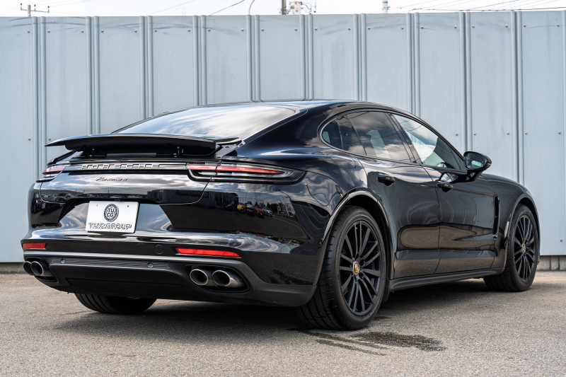 ポルシェ パナメーラ ﾍﾞｰｽｸﾞﾚｰﾄﾞ ｽﾎﾟｰﾂｸﾛﾉPKG　ﾌﾞﾗｯｸﾚｻﾞｰｼｰﾄ PCMﾅﾋﾞ CayPlay LEDﾗｲﾄ PASM/ｴｱｻｽ ｴﾝﾄﾘｰD ACC ﾚｰﾝﾃﾞｨﾊﾟｰﾁｬｰﾜｰﾆﾝｸﾞ ﾊﾟﾅﾒｰﾗﾃﾞｻﾞｲﾝ20ｲﾝﾁAW　2年保証