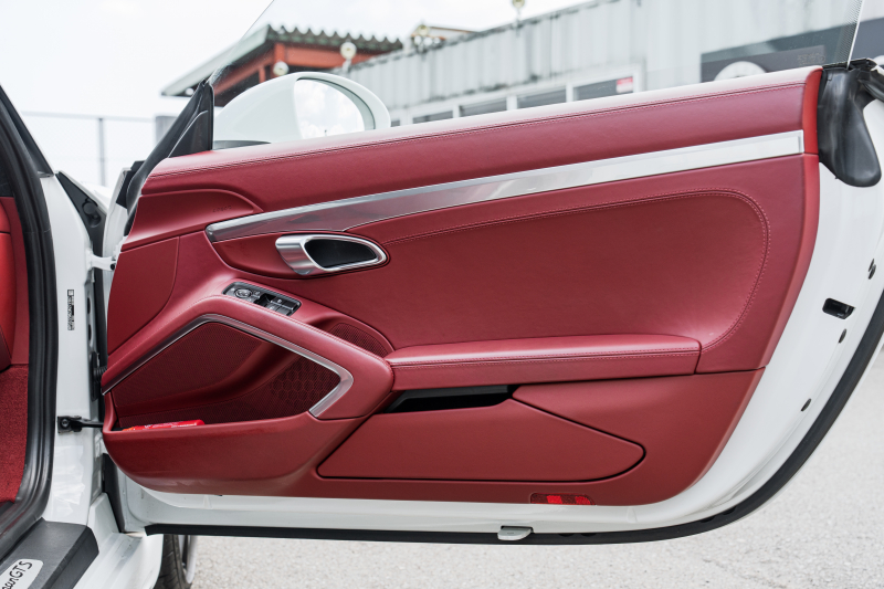 ポルシェ 718 ケイマン GTS ｽﾎﾟｰﾂｸﾛﾉPKG　ﾎﾞﾙﾄﾞｰﾚｯﾄﾞﾚｻﾞｰｲﾝﾃﾘｱ PCMﾅﾋﾞ ｽﾎﾟｴｸﾞ PASM GTｽﾎﾟｰﾂｽﾃｱ TPM ｵｰﾄｴｱｺﾝ ｷｾﾉﾝ 電格ﾐﾗｰ ｶﾚﾗS20ｲﾝﾁAW ﾊﾟｰｸｱｼｽﾄ　2年保証