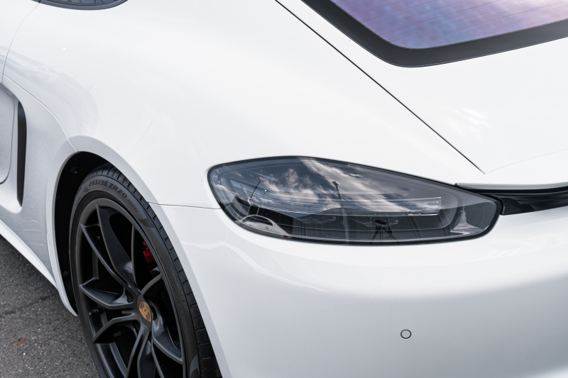 ポルシェ 718 ケイマン GTS ｽﾎﾟｰﾂｸﾛﾉPKG　ﾎﾞﾙﾄﾞｰﾚｯﾄﾞﾚｻﾞｰｲﾝﾃﾘｱ PCMﾅﾋﾞ ｽﾎﾟｴｸﾞ PASM GTｽﾎﾟｰﾂｽﾃｱ TPM ｵｰﾄｴｱｺﾝ ｷｾﾉﾝ 電格ﾐﾗｰ ｶﾚﾗS20ｲﾝﾁAW ﾊﾟｰｸｱｼｽﾄ　2年保証