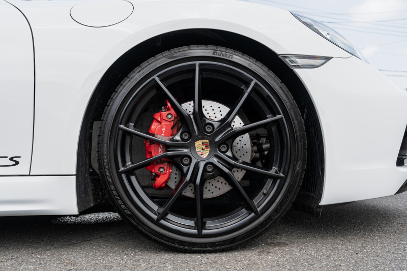 ポルシェ 718 ケイマン GTS ｽﾎﾟｰﾂｸﾛﾉPKG　ﾎﾞﾙﾄﾞｰﾚｯﾄﾞﾚｻﾞｰｲﾝﾃﾘｱ PCMﾅﾋﾞ ｽﾎﾟｴｸﾞ PASM GTｽﾎﾟｰﾂｽﾃｱ TPM ｵｰﾄｴｱｺﾝ ｷｾﾉﾝ 電格ﾐﾗｰ ｶﾚﾗS20ｲﾝﾁAW ﾊﾟｰｸｱｼｽﾄ　2年保証