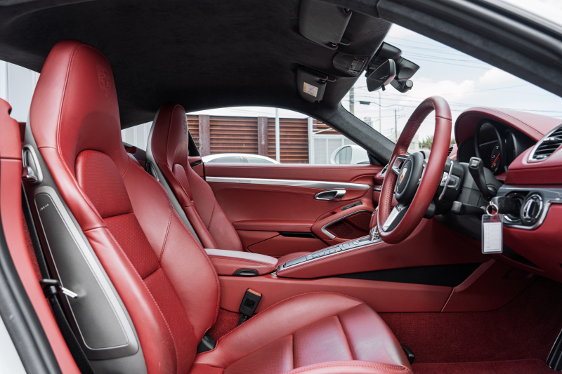 ポルシェ 718 ケイマン GTS ｽﾎﾟｰﾂｸﾛﾉPKG　ﾎﾞﾙﾄﾞｰﾚｯﾄﾞﾚｻﾞｰｲﾝﾃﾘｱ PCMﾅﾋﾞ ｽﾎﾟｴｸﾞ PASM GTｽﾎﾟｰﾂｽﾃｱ TPM ｵｰﾄｴｱｺﾝ ｷｾﾉﾝ 電格ﾐﾗｰ ｶﾚﾗS20ｲﾝﾁAW ﾊﾟｰｸｱｼｽﾄ　2年保証