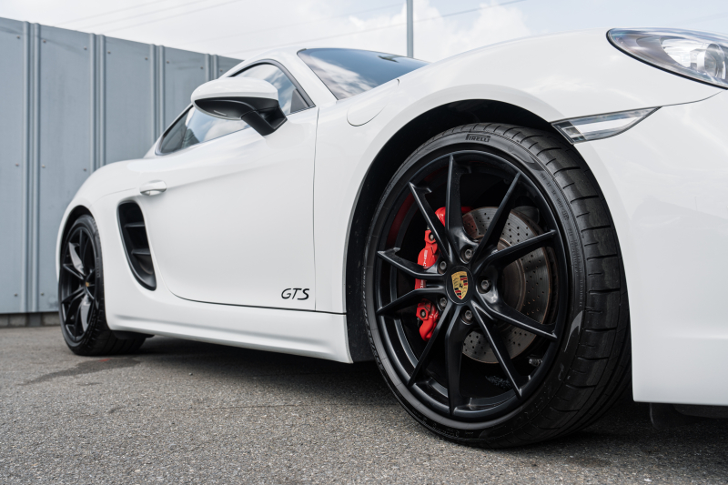 ポルシェ 718 ケイマン GTS ｽﾎﾟｰﾂｸﾛﾉPKG　ﾎﾞﾙﾄﾞｰﾚｯﾄﾞﾚｻﾞｰｲﾝﾃﾘｱ PCMﾅﾋﾞ ｽﾎﾟｴｸﾞ PASM GTｽﾎﾟｰﾂｽﾃｱ TPM ｵｰﾄｴｱｺﾝ ｷｾﾉﾝ 電格ﾐﾗｰ ｶﾚﾗS20ｲﾝﾁAW ﾊﾟｰｸｱｼｽﾄ　2年保証