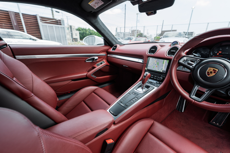 ポルシェ 718 ケイマン GTS ｽﾎﾟｰﾂｸﾛﾉPKG　ﾎﾞﾙﾄﾞｰﾚｯﾄﾞﾚｻﾞｰｲﾝﾃﾘｱ PCMﾅﾋﾞ ｽﾎﾟｴｸﾞ PASM GTｽﾎﾟｰﾂｽﾃｱ TPM ｵｰﾄｴｱｺﾝ ｷｾﾉﾝ 電格ﾐﾗｰ ｶﾚﾗS20ｲﾝﾁAW ﾊﾟｰｸｱｼｽﾄ　2年保証