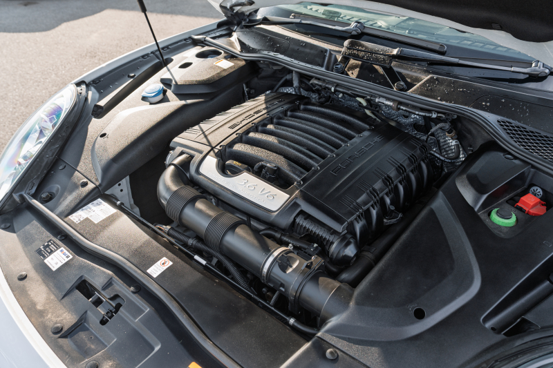 ポルシェ カイエン ﾍﾞｰｽｸﾞﾚｰﾄﾞ　MY16 後期ﾓﾃﾞﾙ ﾍﾞｰｼﾞｭﾚｻﾞｰｼｰﾄ ｼｰﾄﾋｰﾀｰ ﾊﾟﾉﾗﾏｻﾝﾙｰﾌ ｸﾗﾘｵﾝﾅﾋﾞ ﾌﾙｾｸﾞTV ﾊﾞｯｸｶﾒﾗ ｴﾝﾄﾘｰﾄﾞﾗｲﾌﾞ ｸﾙｺﾝ ｷｾﾉﾝﾗｲﾄ ｽﾎﾟｰﾂﾃｰﾙﾊﾟｲﾌﾟ ｶｲｴﾝ18ｲﾝﾁAW　2年保証