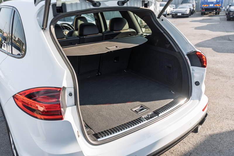 ポルシェ カイエン ﾍﾞｰｽｸﾞﾚｰﾄﾞ　MY16 後期ﾓﾃﾞﾙ ﾍﾞｰｼﾞｭﾚｻﾞｰｼｰﾄ ｼｰﾄﾋｰﾀｰ ﾊﾟﾉﾗﾏｻﾝﾙｰﾌ ｸﾗﾘｵﾝﾅﾋﾞ ﾌﾙｾｸﾞTV ﾊﾞｯｸｶﾒﾗ ｴﾝﾄﾘｰﾄﾞﾗｲﾌﾞ ｸﾙｺﾝ ｷｾﾉﾝﾗｲﾄ ｽﾎﾟｰﾂﾃｰﾙﾊﾟｲﾌﾟ ｶｲｴﾝ18ｲﾝﾁAW　2年保証