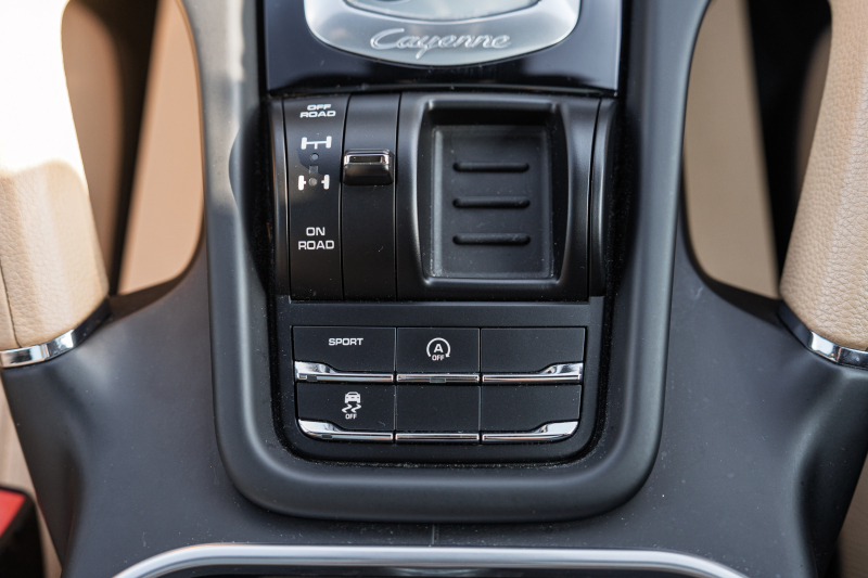 ポルシェ カイエン ﾍﾞｰｽｸﾞﾚｰﾄﾞ　MY16 後期ﾓﾃﾞﾙ ﾍﾞｰｼﾞｭﾚｻﾞｰｼｰﾄ ｼｰﾄﾋｰﾀｰ ﾊﾟﾉﾗﾏｻﾝﾙｰﾌ ｸﾗﾘｵﾝﾅﾋﾞ ﾌﾙｾｸﾞTV ﾊﾞｯｸｶﾒﾗ ｴﾝﾄﾘｰﾄﾞﾗｲﾌﾞ ｸﾙｺﾝ ｷｾﾉﾝﾗｲﾄ ｽﾎﾟｰﾂﾃｰﾙﾊﾟｲﾌﾟ ｶｲｴﾝ18ｲﾝﾁAW　2年保証