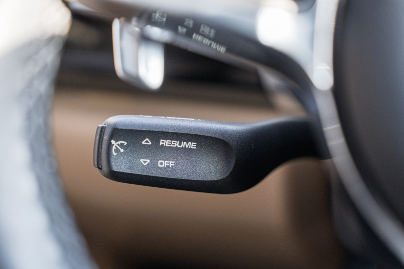 ポルシェ カイエン ﾍﾞｰｽｸﾞﾚｰﾄﾞ　MY16 後期ﾓﾃﾞﾙ ﾍﾞｰｼﾞｭﾚｻﾞｰｼｰﾄ ｼｰﾄﾋｰﾀｰ ﾊﾟﾉﾗﾏｻﾝﾙｰﾌ ｸﾗﾘｵﾝﾅﾋﾞ ﾌﾙｾｸﾞTV ﾊﾞｯｸｶﾒﾗ ｴﾝﾄﾘｰﾄﾞﾗｲﾌﾞ ｸﾙｺﾝ ｷｾﾉﾝﾗｲﾄ ｽﾎﾟｰﾂﾃｰﾙﾊﾟｲﾌﾟ ｶｲｴﾝ18ｲﾝﾁAW　2年保証