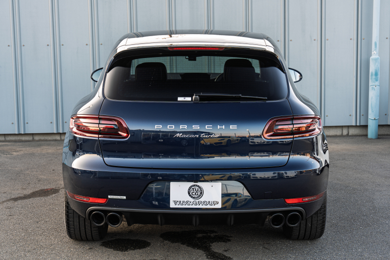 ポルシェ マカン ﾀｰﾎﾞ ﾊﾟｰﾌｫｰﾏﾝｽ ｽﾎﾟｰﾂｸﾛﾉPKG　1ｵｰﾅｰ 440ps ﾌﾞﾗｯｸﾚｻﾞｰｼｰﾄ PCMﾅﾋﾞTV ｱﾗｳﾝﾄﾞﾋﾞｭｰ ｽﾎﾟｴｸﾞ LED/PDLS+ PASM ｴﾝﾄﾘｰﾄﾞﾗｲﾌﾞ ｶｰﾎﾞﾝｲﾝﾃﾘｱP ﾏｶﾝﾃﾞｻﾞｲﾝ19ｲﾝﾁAW　2年保証