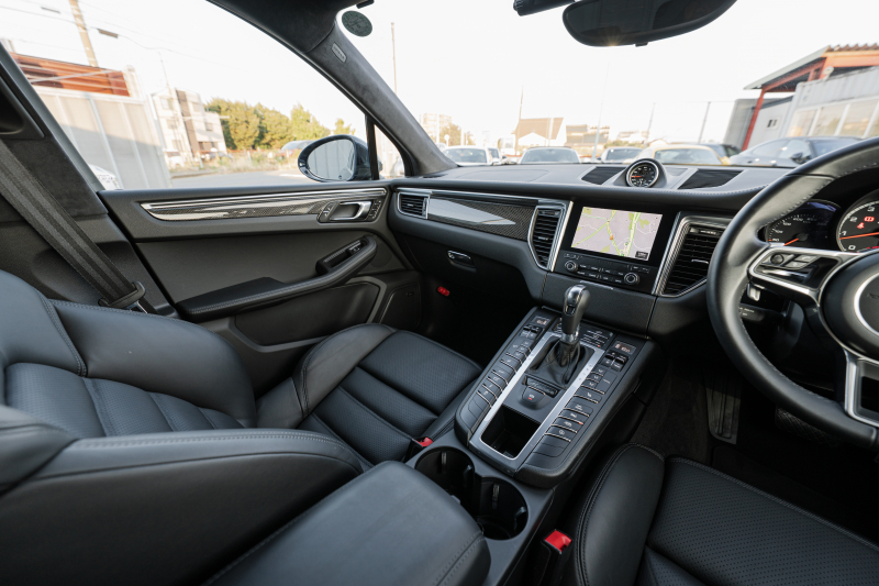 ポルシェ マカン ﾀｰﾎﾞ ﾊﾟｰﾌｫｰﾏﾝｽ ｽﾎﾟｰﾂｸﾛﾉPKG　1ｵｰﾅｰ 440ps ﾌﾞﾗｯｸﾚｻﾞｰｼｰﾄ PCMﾅﾋﾞTV ｱﾗｳﾝﾄﾞﾋﾞｭｰ ｽﾎﾟｴｸﾞ LED/PDLS+ PASM ｴﾝﾄﾘｰﾄﾞﾗｲﾌﾞ ｶｰﾎﾞﾝｲﾝﾃﾘｱP ﾏｶﾝﾃﾞｻﾞｲﾝ19ｲﾝﾁAW　2年保証