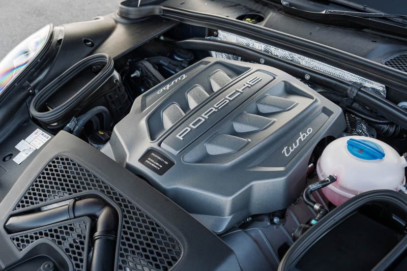 ポルシェ マカン ﾀｰﾎﾞ ﾊﾟｰﾌｫｰﾏﾝｽ ｽﾎﾟｰﾂｸﾛﾉPKG　1ｵｰﾅｰ 440ps ﾌﾞﾗｯｸﾚｻﾞｰｼｰﾄ PCMﾅﾋﾞTV ｱﾗｳﾝﾄﾞﾋﾞｭｰ ｽﾎﾟｴｸﾞ LED/PDLS+ PASM ｴﾝﾄﾘｰﾄﾞﾗｲﾌﾞ ｶｰﾎﾞﾝｲﾝﾃﾘｱP ﾏｶﾝﾃﾞｻﾞｲﾝ19ｲﾝﾁAW　2年保証