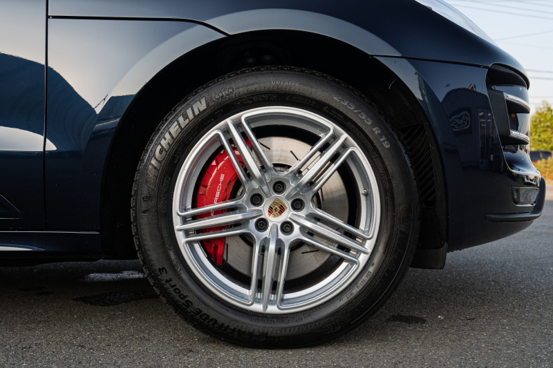 ポルシェ マカン ﾀｰﾎﾞ ﾊﾟｰﾌｫｰﾏﾝｽ ｽﾎﾟｰﾂｸﾛﾉPKG　1ｵｰﾅｰ 440ps ﾌﾞﾗｯｸﾚｻﾞｰｼｰﾄ PCMﾅﾋﾞTV ｱﾗｳﾝﾄﾞﾋﾞｭｰ ｽﾎﾟｴｸﾞ LED/PDLS+ PASM ｴﾝﾄﾘｰﾄﾞﾗｲﾌﾞ ｶｰﾎﾞﾝｲﾝﾃﾘｱP ﾏｶﾝﾃﾞｻﾞｲﾝ19ｲﾝﾁAW　2年保証