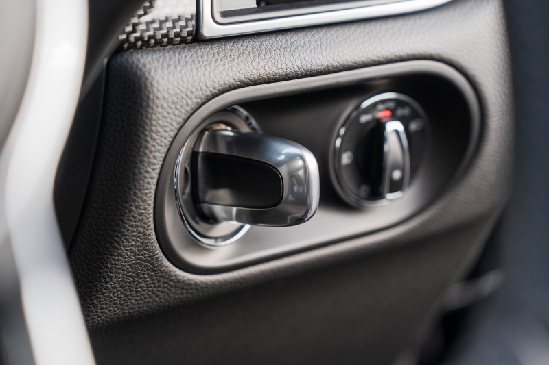 ポルシェ マカン ﾀｰﾎﾞ ﾊﾟｰﾌｫｰﾏﾝｽ ｽﾎﾟｰﾂｸﾛﾉPKG　1ｵｰﾅｰ 440ps ﾌﾞﾗｯｸﾚｻﾞｰｼｰﾄ PCMﾅﾋﾞTV ｱﾗｳﾝﾄﾞﾋﾞｭｰ ｽﾎﾟｴｸﾞ LED/PDLS+ PASM ｴﾝﾄﾘｰﾄﾞﾗｲﾌﾞ ｶｰﾎﾞﾝｲﾝﾃﾘｱP ﾏｶﾝﾃﾞｻﾞｲﾝ19ｲﾝﾁAW　2年保証