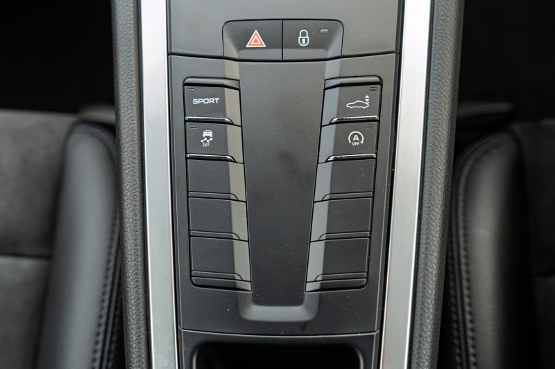 ポルシェ 718 ケイマン ﾍﾞｰｽｸﾞﾚｰﾄﾞ　ﾌﾞﾗｯｸﾊｰﾌﾚｻﾞｰｼｰﾄ ｼｰﾄﾋｰﾀｰ PCMﾅﾋﾞ AppleCarPlay ｷｾﾉﾝ ｵｰﾄｴｱｺﾝ TPM ﾊﾟﾄﾞﾙ 電格ﾐﾗｰ ｹｲﾏﾝ18ｲﾝﾁAW　2年保証