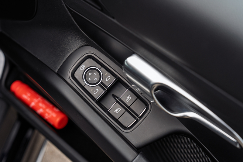 ポルシェ 718 ケイマン ﾍﾞｰｽｸﾞﾚｰﾄﾞ　ﾌﾞﾗｯｸﾊｰﾌﾚｻﾞｰｼｰﾄ ｼｰﾄﾋｰﾀｰ PCMﾅﾋﾞ AppleCarPlay ｷｾﾉﾝ ｵｰﾄｴｱｺﾝ TPM ﾊﾟﾄﾞﾙ 電格ﾐﾗｰ ｹｲﾏﾝ18ｲﾝﾁAW　2年保証