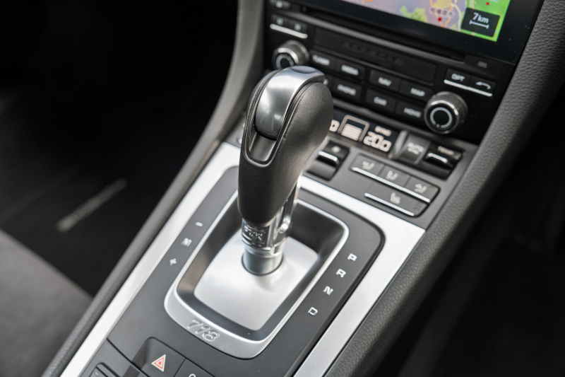 ポルシェ 718 ケイマン ﾍﾞｰｽｸﾞﾚｰﾄﾞ　ﾌﾞﾗｯｸﾊｰﾌﾚｻﾞｰｼｰﾄ ｼｰﾄﾋｰﾀｰ PCMﾅﾋﾞ AppleCarPlay ｷｾﾉﾝ ｵｰﾄｴｱｺﾝ TPM ﾊﾟﾄﾞﾙ 電格ﾐﾗｰ ｹｲﾏﾝ18ｲﾝﾁAW　2年保証