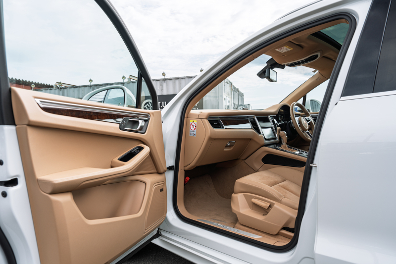 ポルシェ マカン S　ﾍﾞｰｼﾞｭﾊｰﾌﾚｻﾞｰｼｰﾄ ｼｰﾄﾋｰﾀｰ ﾊﾟﾉﾗﾏSR ｸﾗﾘｵﾝﾅﾋﾞTV ｴﾝﾄﾘｰD PDLS ﾊﾟｰｸｾﾝｻｰ BOSE ﾊﾟﾄﾞﾙ 911ﾀｰﾎﾞﾃﾞｻﾞｲﾝ21AW　2年保証