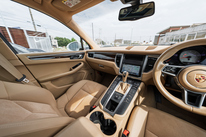 ポルシェ マカン S　ﾍﾞｰｼﾞｭﾊｰﾌﾚｻﾞｰｼｰﾄ ｼｰﾄﾋｰﾀｰ ﾊﾟﾉﾗﾏSR ｸﾗﾘｵﾝﾅﾋﾞTV ｴﾝﾄﾘｰD PDLS ﾊﾟｰｸｾﾝｻｰ BOSE ﾊﾟﾄﾞﾙ 911ﾀｰﾎﾞﾃﾞｻﾞｲﾝ21AW　2年保証