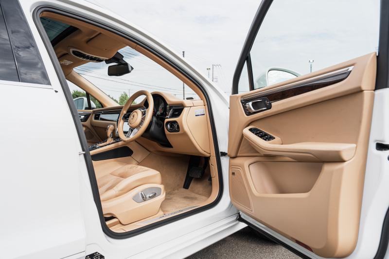 ポルシェ マカン S　ﾍﾞｰｼﾞｭﾊｰﾌﾚｻﾞｰｼｰﾄ ｼｰﾄﾋｰﾀｰ ﾊﾟﾉﾗﾏSR ｸﾗﾘｵﾝﾅﾋﾞTV ｴﾝﾄﾘｰD PDLS ﾊﾟｰｸｾﾝｻｰ BOSE ﾊﾟﾄﾞﾙ 911ﾀｰﾎﾞﾃﾞｻﾞｲﾝ21AW　2年保証