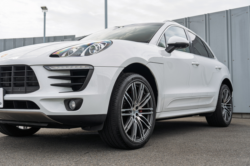 ポルシェ マカン S　ﾍﾞｰｼﾞｭﾊｰﾌﾚｻﾞｰｼｰﾄ ｼｰﾄﾋｰﾀｰ ﾊﾟﾉﾗﾏSR ｸﾗﾘｵﾝﾅﾋﾞTV ｴﾝﾄﾘｰD PDLS ﾊﾟｰｸｾﾝｻｰ BOSE ﾊﾟﾄﾞﾙ 911ﾀｰﾎﾞﾃﾞｻﾞｲﾝ21AW　2年保証