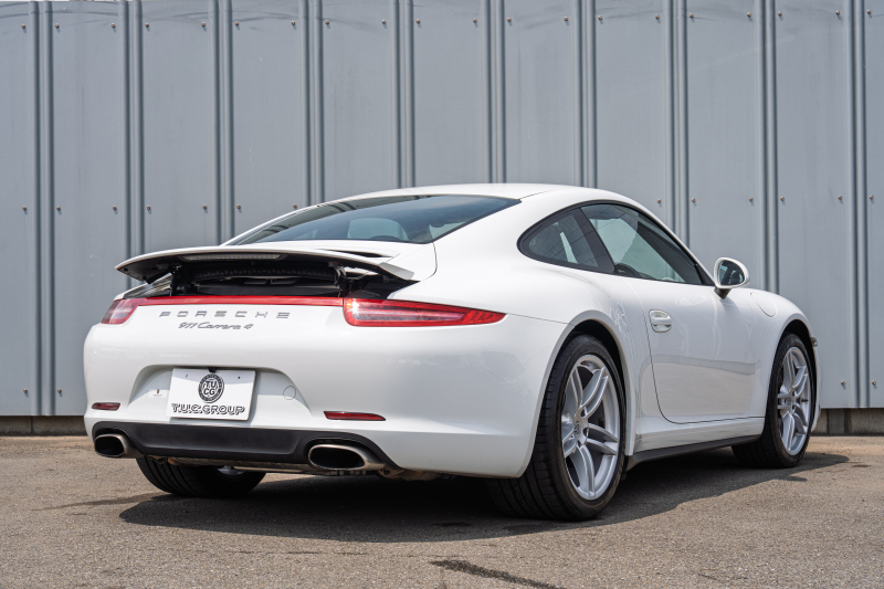 ポルシェ 911(Type991.1) ｶﾚﾗ4　MY16 ﾌﾞﾗｯｸﾚｻﾞｰｽﾎﾟｰﾂｼｰﾄ ｼｰﾄﾋｰﾀｰ ﾅﾋﾞTV ｽﾎﾟｰﾂﾃﾞｻﾞｲﾝｽﾃｱ 電格ﾐﾗｰ ｷｾﾉﾝ ｵｰﾄｴｱｺﾝ ｶﾚﾗ19ｲﾝﾁAW 　2年保証