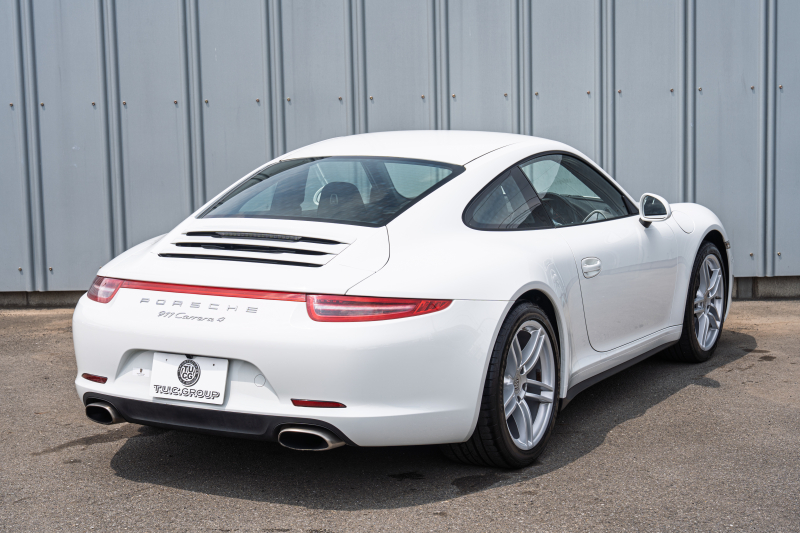 ポルシェ 911(Type991.1) ｶﾚﾗ4　MY16 ﾌﾞﾗｯｸﾚｻﾞｰｽﾎﾟｰﾂｼｰﾄ ｼｰﾄﾋｰﾀｰ ﾅﾋﾞTV ｽﾎﾟｰﾂﾃﾞｻﾞｲﾝｽﾃｱ 電格ﾐﾗｰ ｷｾﾉﾝ ｵｰﾄｴｱｺﾝ ｶﾚﾗ19ｲﾝﾁAW 　2年保証