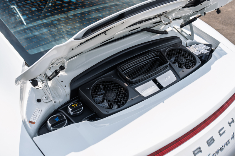 ポルシェ 911(Type991.1) ｶﾚﾗ4　MY16 ﾌﾞﾗｯｸﾚｻﾞｰｽﾎﾟｰﾂｼｰﾄ ｼｰﾄﾋｰﾀｰ ﾅﾋﾞTV ｽﾎﾟｰﾂﾃﾞｻﾞｲﾝｽﾃｱ 電格ﾐﾗｰ ｷｾﾉﾝ ｵｰﾄｴｱｺﾝ ｶﾚﾗ19ｲﾝﾁAW 　2年保証