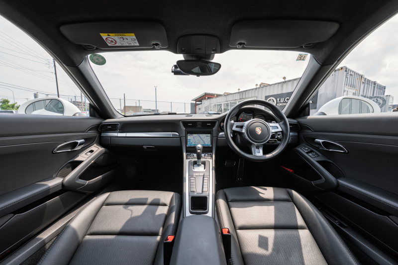ポルシェ 911(Type991.1) ｶﾚﾗ4　MY16 ﾌﾞﾗｯｸﾚｻﾞｰｽﾎﾟｰﾂｼｰﾄ ｼｰﾄﾋｰﾀｰ ﾅﾋﾞTV ｽﾎﾟｰﾂﾃﾞｻﾞｲﾝｽﾃｱ 電格ﾐﾗｰ ｷｾﾉﾝ ｵｰﾄｴｱｺﾝ ｶﾚﾗ19ｲﾝﾁAW 　2年保証