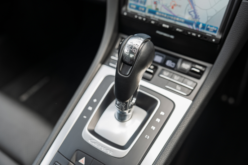 ポルシェ 911(Type991.1) ｶﾚﾗ4　MY16 ﾌﾞﾗｯｸﾚｻﾞｰｽﾎﾟｰﾂｼｰﾄ ｼｰﾄﾋｰﾀｰ ﾅﾋﾞTV ｽﾎﾟｰﾂﾃﾞｻﾞｲﾝｽﾃｱ 電格ﾐﾗｰ ｷｾﾉﾝ ｵｰﾄｴｱｺﾝ ｶﾚﾗ19ｲﾝﾁAW 　2年保証