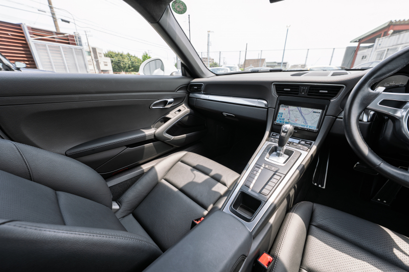 ポルシェ 911(Type991.1) ｶﾚﾗ4　MY16 ﾌﾞﾗｯｸﾚｻﾞｰｽﾎﾟｰﾂｼｰﾄ ｼｰﾄﾋｰﾀｰ ﾅﾋﾞTV ｽﾎﾟｰﾂﾃﾞｻﾞｲﾝｽﾃｱ 電格ﾐﾗｰ ｷｾﾉﾝ ｵｰﾄｴｱｺﾝ ｶﾚﾗ19ｲﾝﾁAW 　2年保証