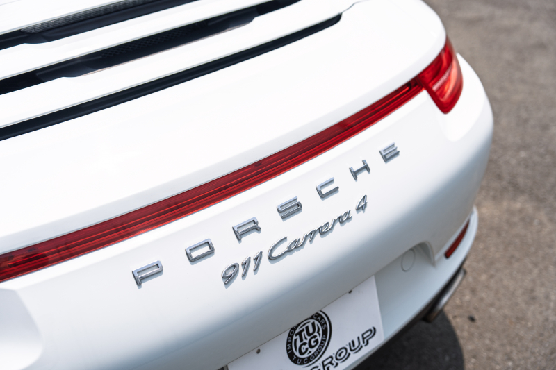 ポルシェ 911(Type991.1) ｶﾚﾗ4　MY16 ﾌﾞﾗｯｸﾚｻﾞｰｽﾎﾟｰﾂｼｰﾄ ｼｰﾄﾋｰﾀｰ ﾅﾋﾞTV ｽﾎﾟｰﾂﾃﾞｻﾞｲﾝｽﾃｱ 電格ﾐﾗｰ ｷｾﾉﾝ ｵｰﾄｴｱｺﾝ ｶﾚﾗ19ｲﾝﾁAW 　2年保証