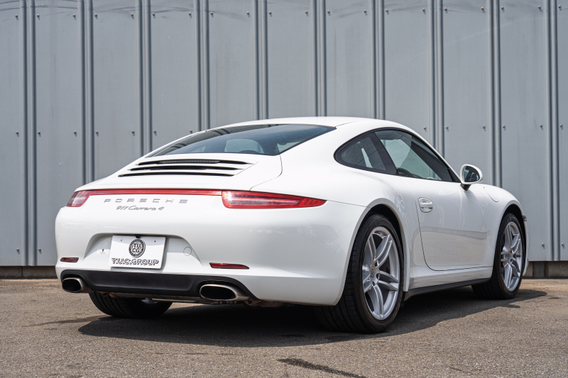ポルシェ 911(Type991.1) ｶﾚﾗ4　MY16 ﾌﾞﾗｯｸﾚｻﾞｰｽﾎﾟｰﾂｼｰﾄ ｼｰﾄﾋｰﾀｰ ﾅﾋﾞTV ｽﾎﾟｰﾂﾃﾞｻﾞｲﾝｽﾃｱ 電格ﾐﾗｰ ｷｾﾉﾝ ｵｰﾄｴｱｺﾝ ｶﾚﾗ19ｲﾝﾁAW 　2年保証