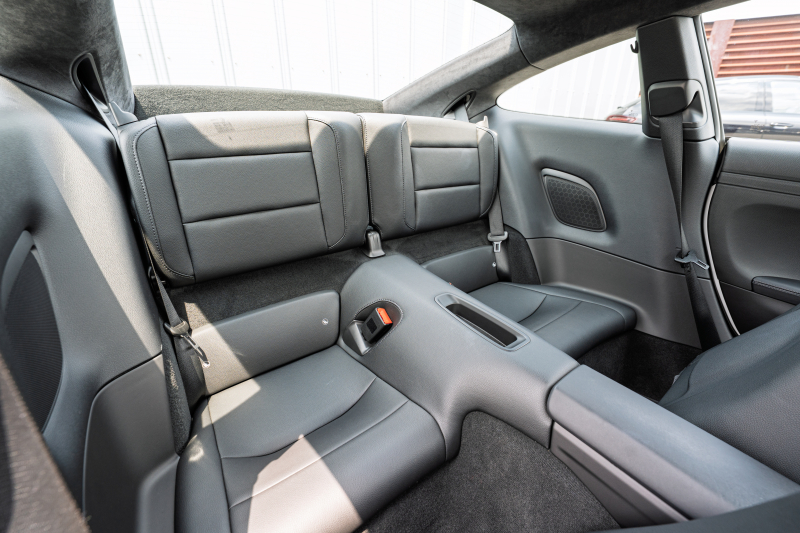 ポルシェ 911(Type991.1) ｶﾚﾗ4　MY16 ﾌﾞﾗｯｸﾚｻﾞｰｽﾎﾟｰﾂｼｰﾄ ｼｰﾄﾋｰﾀｰ ﾅﾋﾞTV ｽﾎﾟｰﾂﾃﾞｻﾞｲﾝｽﾃｱ 電格ﾐﾗｰ ｷｾﾉﾝ ｵｰﾄｴｱｺﾝ ｶﾚﾗ19ｲﾝﾁAW 　2年保証