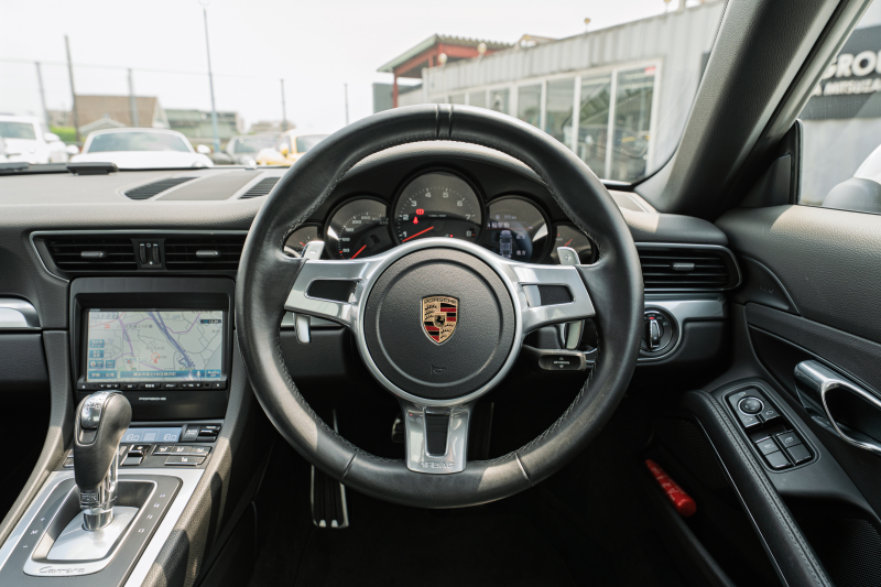 ポルシェ 911(Type991.1) ｶﾚﾗ4　MY16 ﾌﾞﾗｯｸﾚｻﾞｰｽﾎﾟｰﾂｼｰﾄ ｼｰﾄﾋｰﾀｰ ﾅﾋﾞTV ｽﾎﾟｰﾂﾃﾞｻﾞｲﾝｽﾃｱ 電格ﾐﾗｰ ｷｾﾉﾝ ｵｰﾄｴｱｺﾝ ｶﾚﾗ19ｲﾝﾁAW 　2年保証