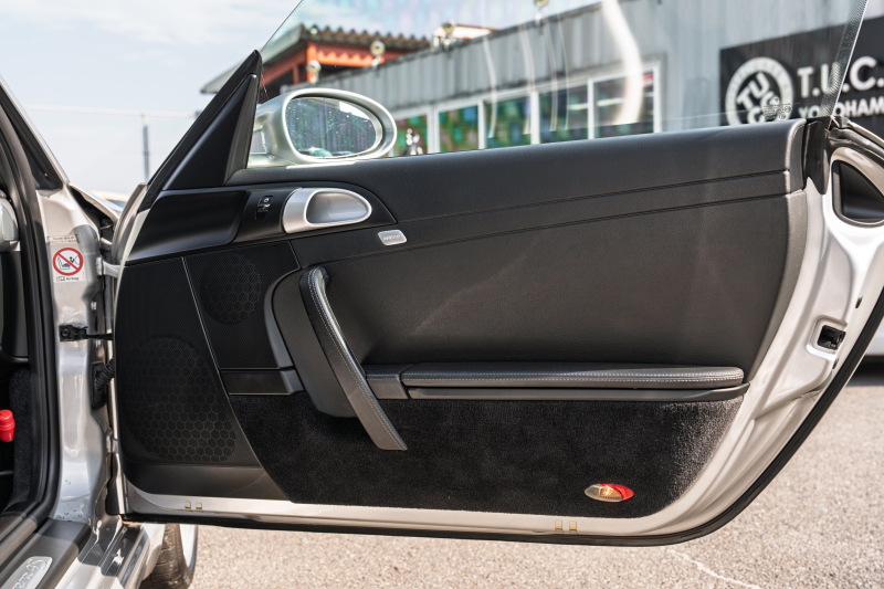 ポルシェ 911(Type997) ｶﾚﾗ4S　ﾌﾞﾗｯｸﾚｻﾞｰｼｰﾄ ｼｰﾄﾋｰﾀｰ ｸﾗﾘｵﾝﾅﾋﾞ ﾌﾙｾｸﾞTV PASM ｶﾚﾗS19ｲﾝﾁAW ｷｾﾉﾝﾍｯﾄﾞﾗｲﾄ ｵｰﾄｴｱｺﾝ PSM ﾊﾞｯｸｶﾒﾗ F/Rﾌｫｸﾞ　2年保証