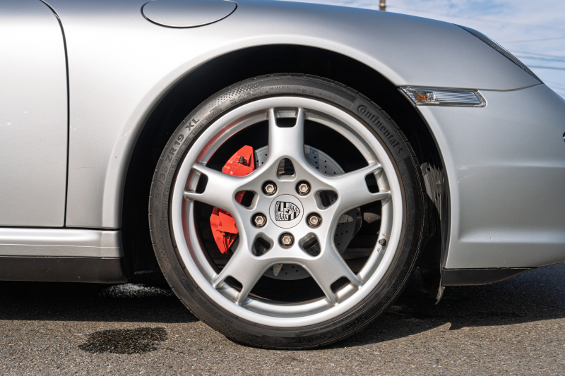 ポルシェ 911(Type997) ｶﾚﾗ4S　ﾌﾞﾗｯｸﾚｻﾞｰｼｰﾄ ｼｰﾄﾋｰﾀｰ ｸﾗﾘｵﾝﾅﾋﾞ ﾌﾙｾｸﾞTV PASM ｶﾚﾗS19ｲﾝﾁAW ｷｾﾉﾝﾍｯﾄﾞﾗｲﾄ ｵｰﾄｴｱｺﾝ PSM ﾊﾞｯｸｶﾒﾗ F/Rﾌｫｸﾞ　2年保証