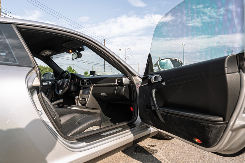 ポルシェ 911(Type997) ｶﾚﾗ4S　ﾌﾞﾗｯｸﾚｻﾞｰｼｰﾄ ｼｰﾄﾋｰﾀｰ ｸﾗﾘｵﾝﾅﾋﾞ ﾌﾙｾｸﾞTV PASM ｶﾚﾗS19ｲﾝﾁAW ｷｾﾉﾝﾍｯﾄﾞﾗｲﾄ ｵｰﾄｴｱｺﾝ PSM ﾊﾞｯｸｶﾒﾗ F/Rﾌｫｸﾞ　2年保証