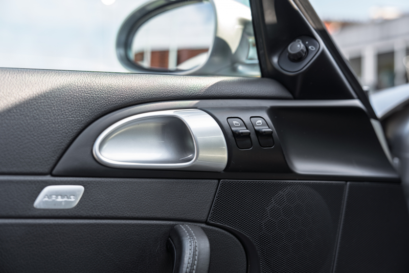 ポルシェ 911(Type997) ｶﾚﾗ4S　ﾌﾞﾗｯｸﾚｻﾞｰｼｰﾄ ｼｰﾄﾋｰﾀｰ ｸﾗﾘｵﾝﾅﾋﾞ ﾌﾙｾｸﾞTV PASM ｶﾚﾗS19ｲﾝﾁAW ｷｾﾉﾝﾍｯﾄﾞﾗｲﾄ ｵｰﾄｴｱｺﾝ PSM ﾊﾞｯｸｶﾒﾗ F/Rﾌｫｸﾞ　2年保証