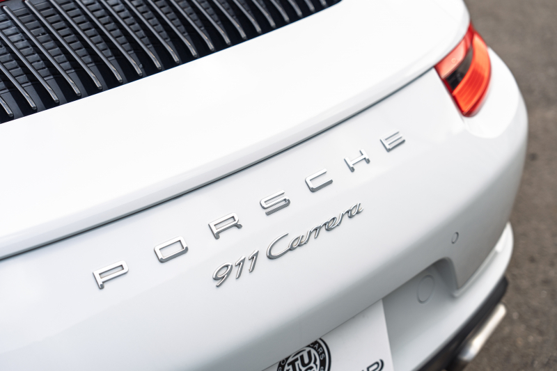 ポルシェ 911(Type991.2) ｶﾚﾗ　MY17 後期ﾓﾃﾞﾙ ﾌﾞﾗｯｸﾚｻﾞｰｼｰﾄ ｼｰﾄﾋｰﾀｰ PCMﾅﾋﾞ ﾌﾙｾｸﾞTV AppleCarPlay PASM ﾊﾟﾄﾞﾙｼﾌﾄ ｷｾﾉﾝ ﾊﾟｰｸｱｼｽﾄ TPM ｶﾚﾗ19ｲﾝﾁAW　2年保証