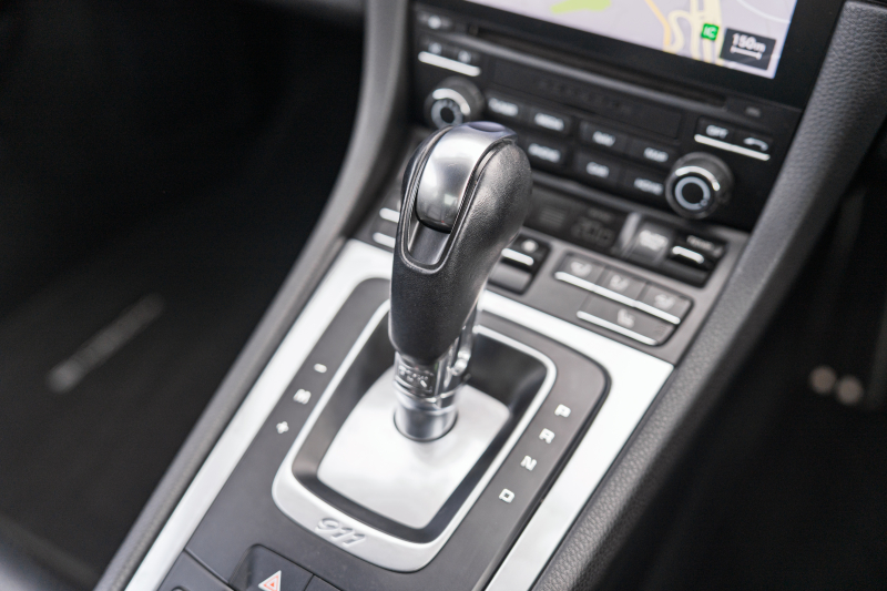 ポルシェ 911(Type991.2) ｶﾚﾗ　MY17 後期ﾓﾃﾞﾙ ﾌﾞﾗｯｸﾚｻﾞｰｼｰﾄ ｼｰﾄﾋｰﾀｰ PCMﾅﾋﾞ ﾌﾙｾｸﾞTV AppleCarPlay PASM ﾊﾟﾄﾞﾙｼﾌﾄ ｷｾﾉﾝ ﾊﾟｰｸｱｼｽﾄ TPM ｶﾚﾗ19ｲﾝﾁAW　2年保証